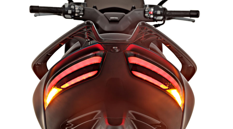Iluminación Full LED — Zontes 125E