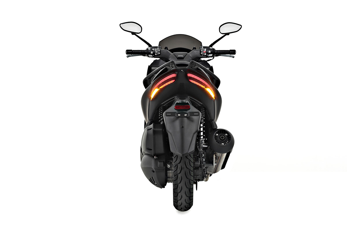 Zontes 125E negro mate