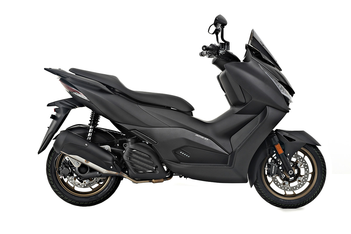 Zontes 125E negro mate